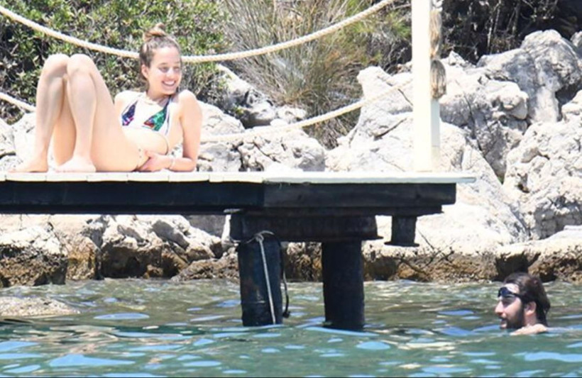 9 yaş küçük aşkıyla tatile çıktı iç çamaşırsız pozu olay! İşte Masumlar Apartmanı'nın Han'ının aşkı - Resim: 4