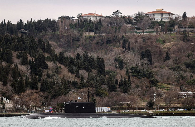 Ukrayna savaşı yaklaşıyor Rus denizaltısı İstanbul Boğazı'ndan geçti - Resim: 3