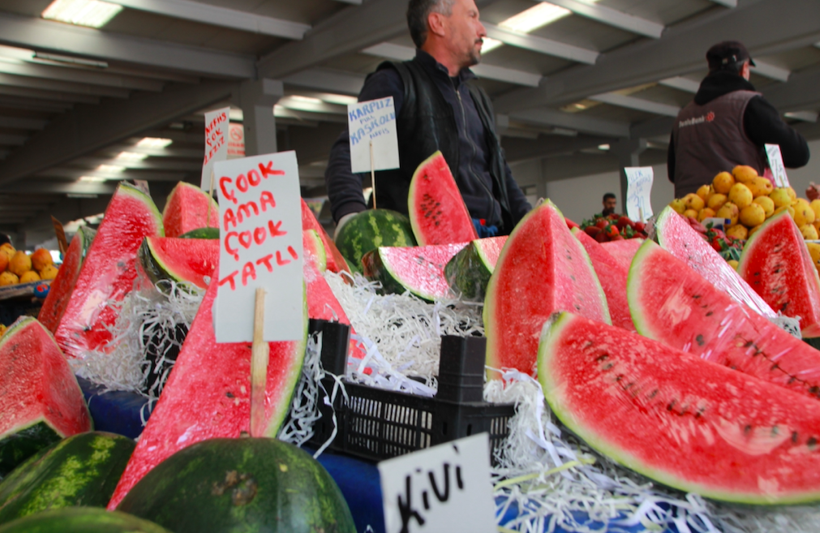 Beslenme ateş pahası karpuzun dilimi 25 lira! Bir adet muz ve bir adet patates aynı fiyat! - Resim: 1