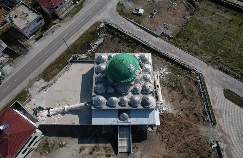 Kahramanmaraş’ta deprem sonrası bir mahalle neredeyse yok oldu! Kalanlar da ağır hasarlı... - Resim: 2