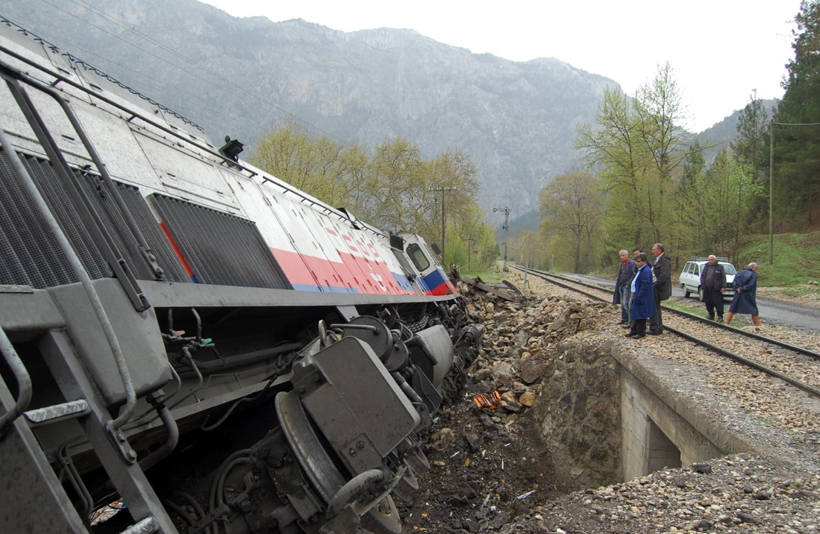 Lokomotifin el frenini çekmeyi unuttular ve... - Resim: 2
