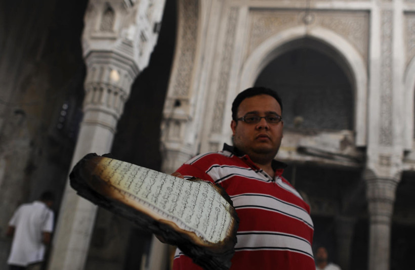 Rabiatul Adeviye Camii yakıldı - Resim: 4