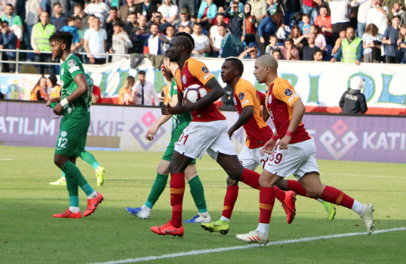 Serkan Çınar için olay yorum: Utanmalısın insan içine çıkmamalısın - Resim: 1