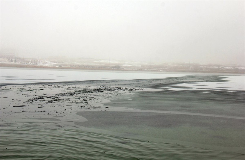 Sivas Hafik Gölü'nün yüzeyi kısmen buz tuttu - Resim: 4