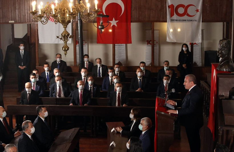 TBMM'nin açılışının 100. yıl dönümü kutlanıyor TBMM Anıtkabir ve 1. Meclis'te törenler... - Resim: 2