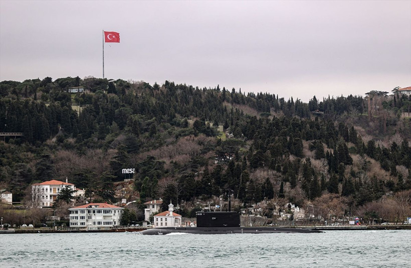 Ukrayna savaşı yaklaşıyor Rus denizaltısı İstanbul Boğazı'ndan geçti - Resim: 4