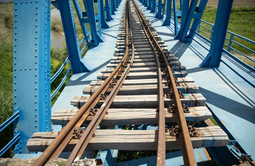 Felaketten 3 ay sonra görüntülendi! Seferler yapılamıyor büklüm büklüm olmuş - Resim: 3