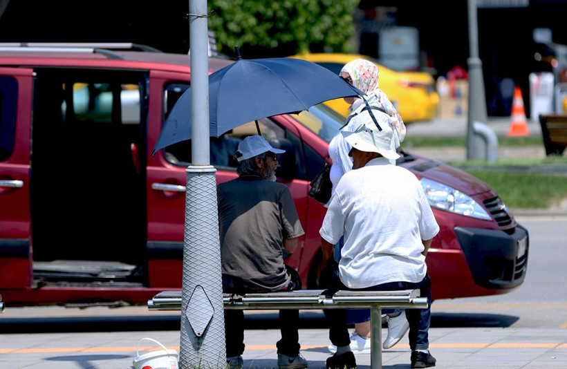 Bir anda yaza geçeceğiz 40 dereceyi gören sıcak dalgası geldi bugün itibariyle... - Resim: 2