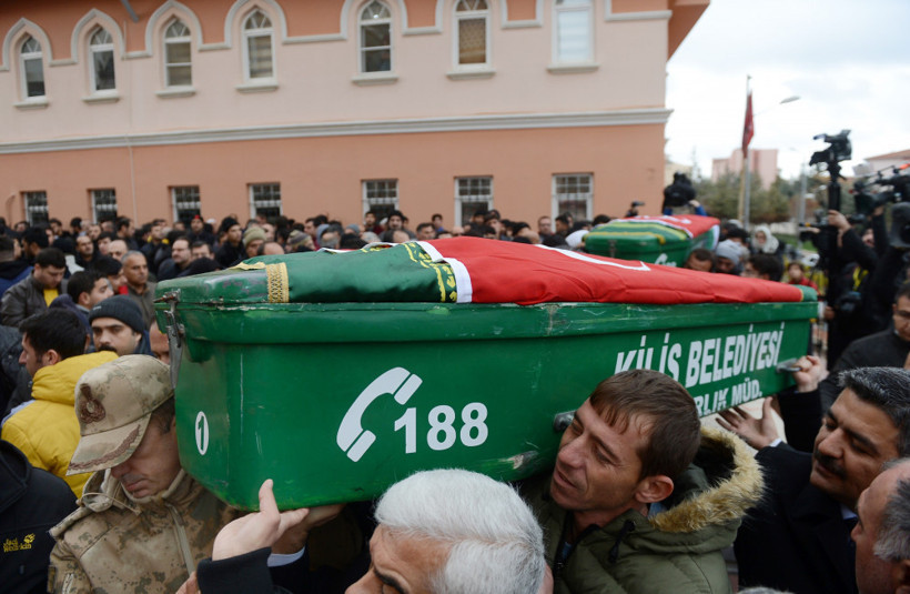 Şehit cenazesinde yürek yakan fotoğraf! - Resim: 4