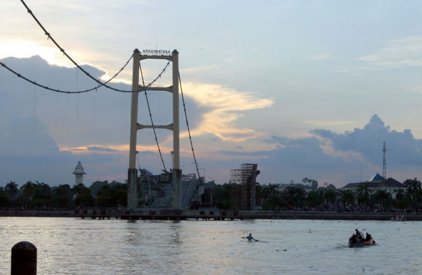 En uzun köprü böyle çöktü! - Resim: 2