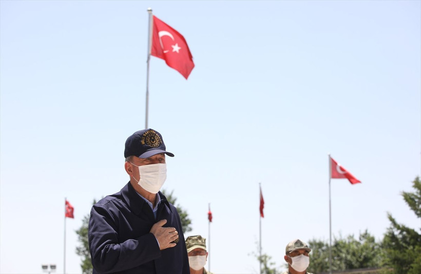 Hulusi Akar ve TSK'nın komuta kademesi sınır bölgesinde - Resim: 4