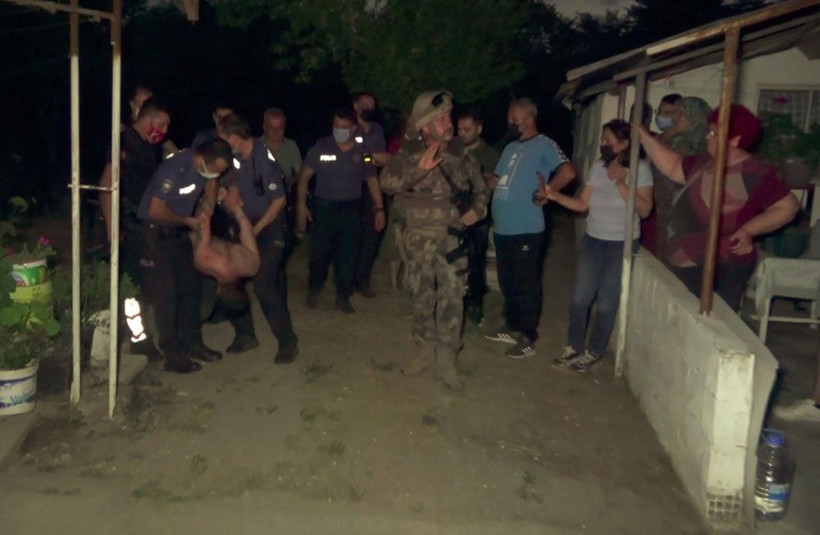 Antalya'da yaşlı çifte dehşeti yaşattı! Özel Harekat ekibinin müdahalesiyle etkisiz hale getirildi - Resim: 1