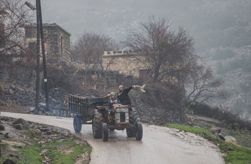 'Zeytin Dalı'yla köyüne döndü: Gözyaşlarına boğuldu! - Resim: 3