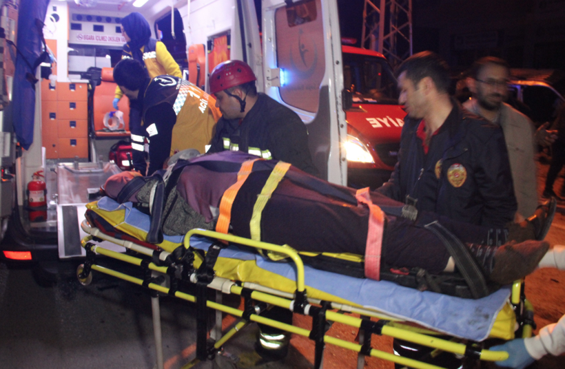 Konya'da feci kaza! İki aracın kafa kafaya çarpıştığı anlar kameraya böyle yansıdı - Resim: 3