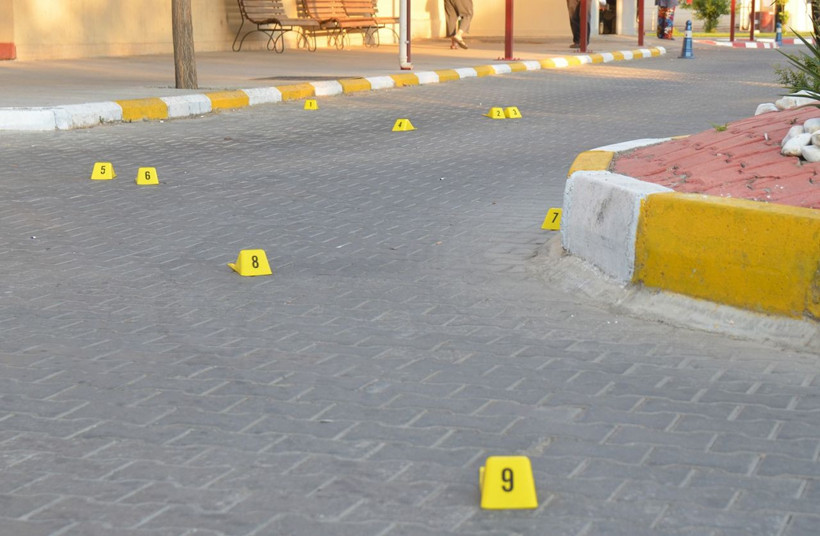 Manisa'da polisle çatışıp suçluyu hastaneden kaçırmak istediler - Resim: 4