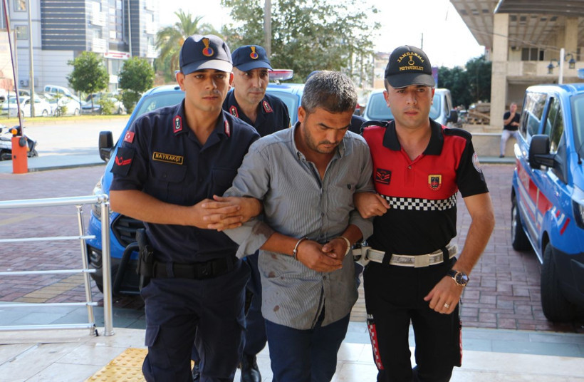 Antalya'da korkunç olayın detayları ortaya çıktı! Camı kırıp içeri girdi boş arazide yakalayıp... - Resim: 2