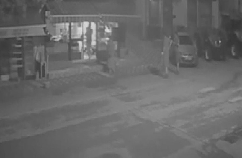 Bolu'da dehşet anları! Cinsel saldırıya uğrayan kadın çıplak halde sokağa kaçarak esnafa sığındı - Resim: 4