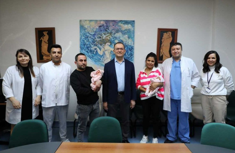 Anne karnında aynı damarları paylaşan ikizler operasyonla sağlığına kavuştu - Resim: 2