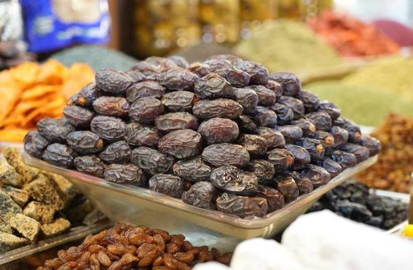 Ramazan ayının vazgeçilmezi hurma tezgaha indi - Resim: 2