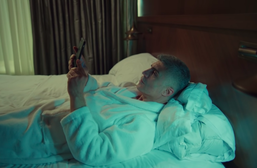 İstanbullu Gelin'de zıvanadan çıkaran bornozlu öpüşme! - Resim: 4