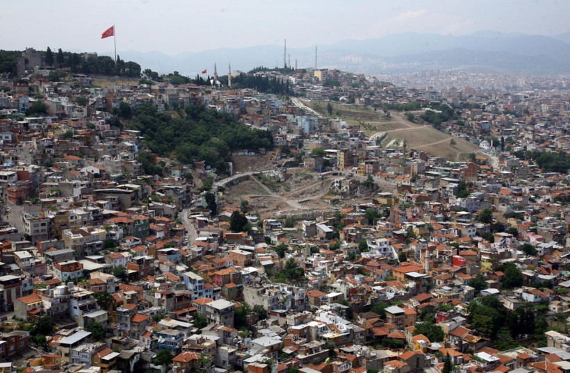 İzmir Büyükşehir Belediye Başkanı Soyer, Kadifekale'de üretici pazarı açıyor - Resim: 1