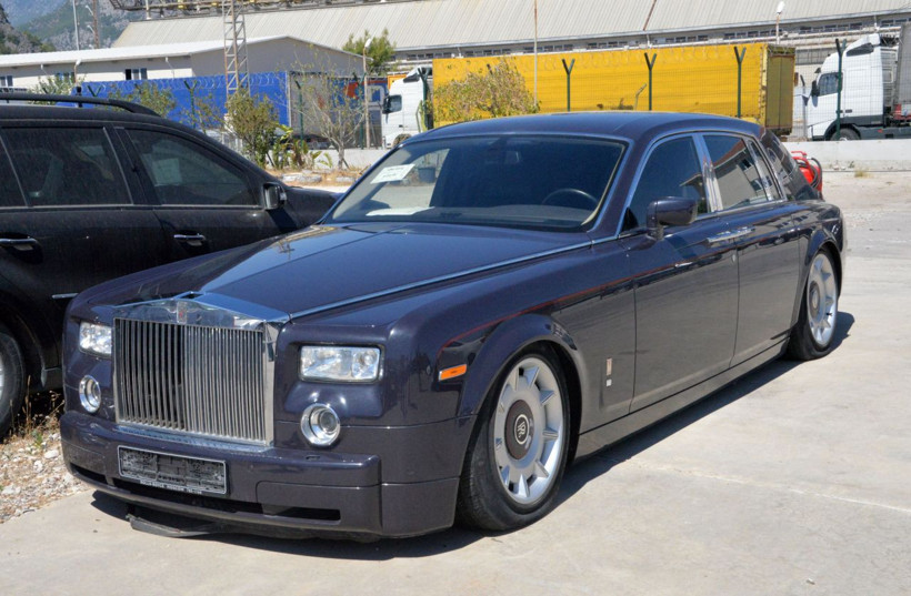 İş adamı lüks otomobilini yüzde 60 indirimle satışa çıkardı alıcı çıkmadı - Resim: 3