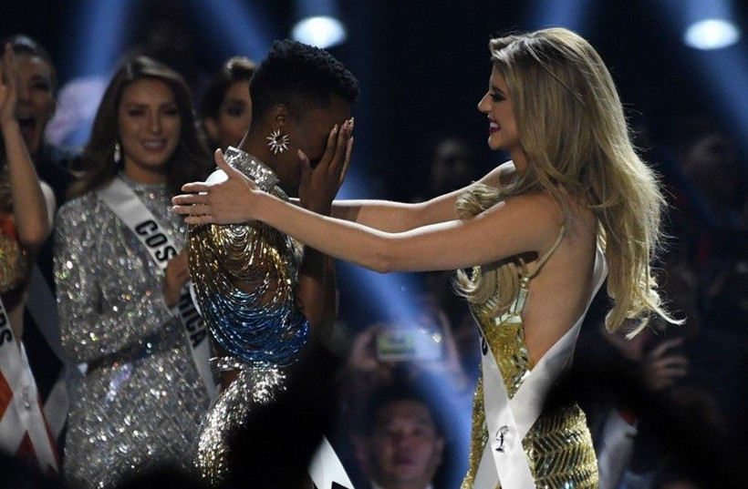 2019 Kainat Güzeli (Miss Universe) Zozibini Tunzi oldu ilk Afro saçlı kadın bakın kim - Resim: 4