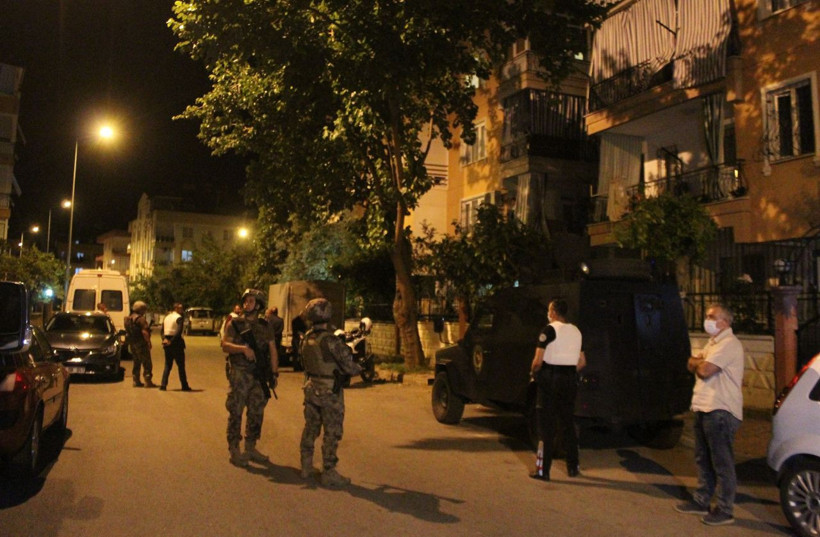 Borçları nedeniyle bunalıma giren adam 4 saat herkese ecel terleri döktürdü - Resim: 4