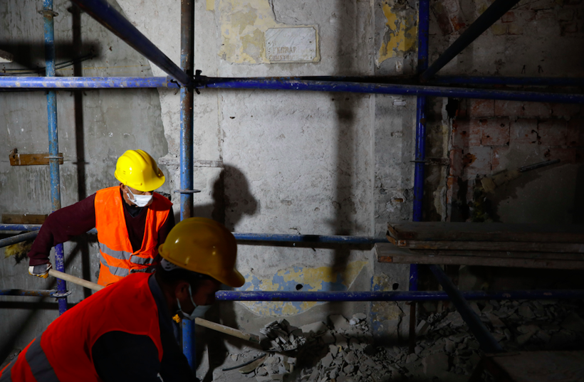 Haldun Taner sahnesi restorasyonunda bulundu! Osmanlıca yazılmış üstü kapatılmış... - Resim: 3