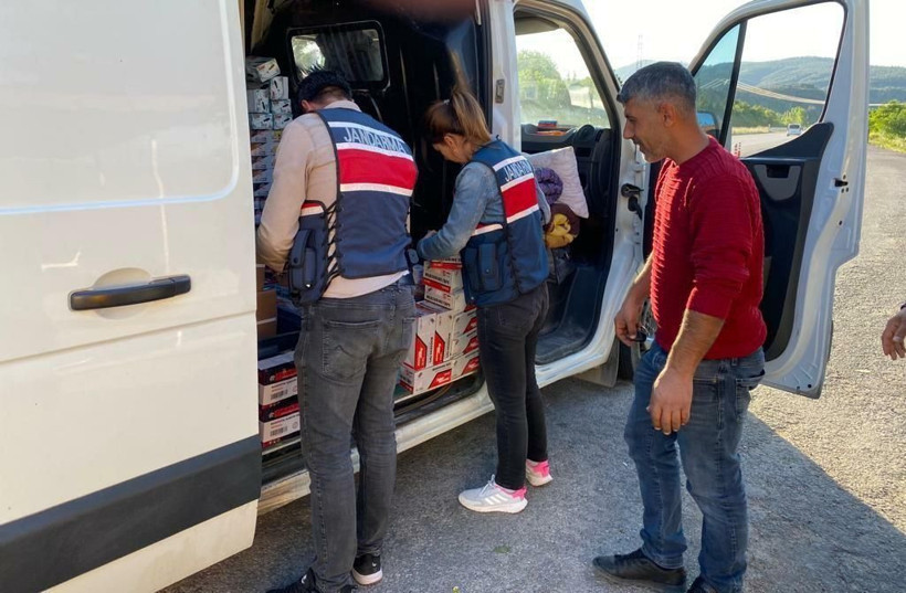 Türkiye genelinde düğmeye basıldı! Binlerce düzensiz göçmen yakalandı - Resim: 3