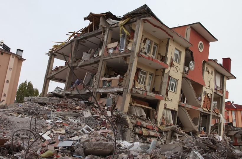 "Deprem" uyarı raporunda yer alan 18 il! Prof. Dr. Okan Tüysüz açıkladı işte fay hattındaki 110 ilçe - Resim: 1