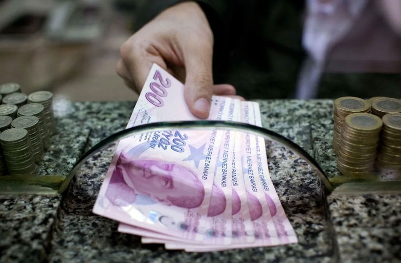 Bugünden itibaren hepsi zamlı! İşte 2024 yılı zamlı vergileri, trafik cezaları, cep telefonu pasaport harçları... - Resim: 3