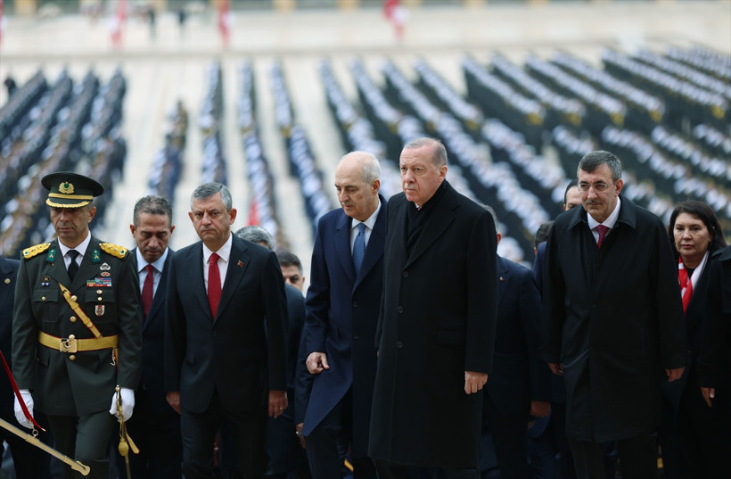 Cumhurbaşkanı Erdoğan Anıtkabir özel defterini imzaladı! Dikkat çeken Türkiye yüzyılı mesajı - Resim: 2