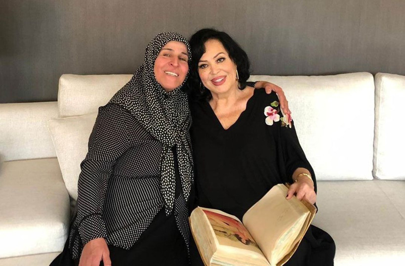 Türkan Şoray 57 yıllık hayranına kayıtsız kalmadı! En büyük hayali gerçek oldu - Resim: 2