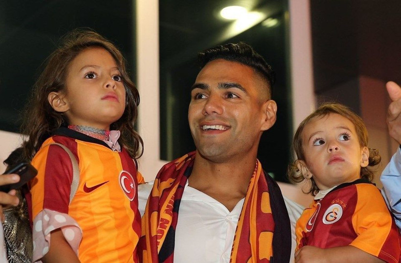 Radamel Falcao'nun yeni evine bakın sosyal medyada ses getirdi - Resim: 2