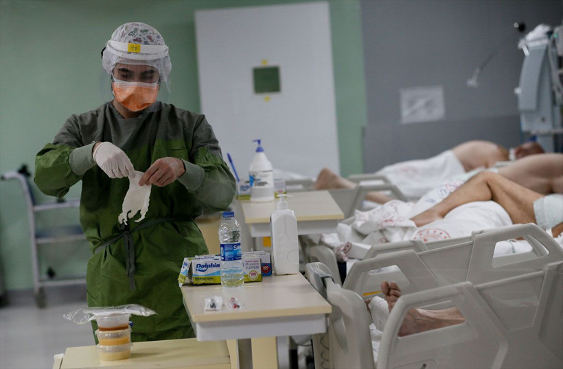 Yoğun bakımdan yürek yakan görüntüler! Sağlıkçılardan "tedbirlere uyun" çağrısı - Resim: 4
