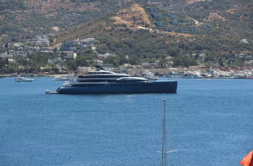 Dev yat Bodrum sahiline giriş yaptı görenler cep telefonlarına sarıldı - Resim: 2