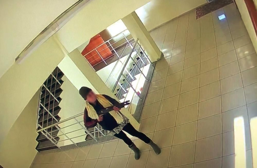 Binaya patlayıcı koymuştu! O kadının yeni görüntüleri ortaya çıktı: Bakın daha önce neler yapmış neler! - Resim: 1