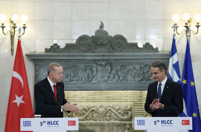 Yunanistan'la yeni dönem! 7 günlük kapıda vize! İşte turist vizesiyle gidilecek 10 ada - Resim: 1