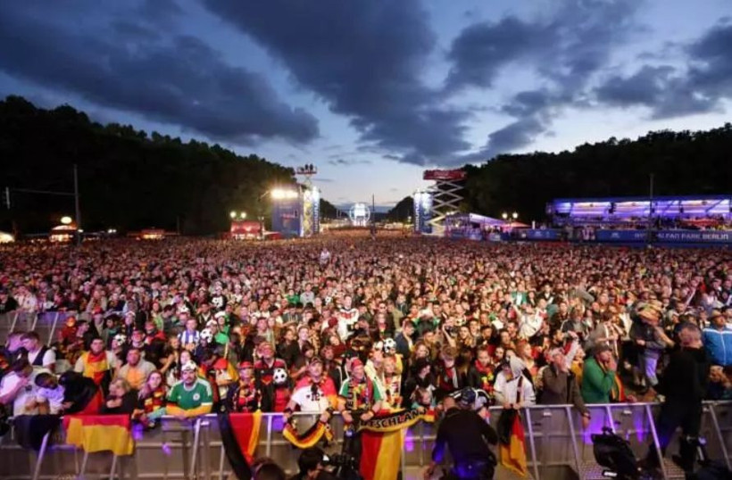 UEFA acımadı, cezayı kesti! İşte EURO 2024'te taraftarlar yüzünden ceza yiyen takımlar - Resim: 4