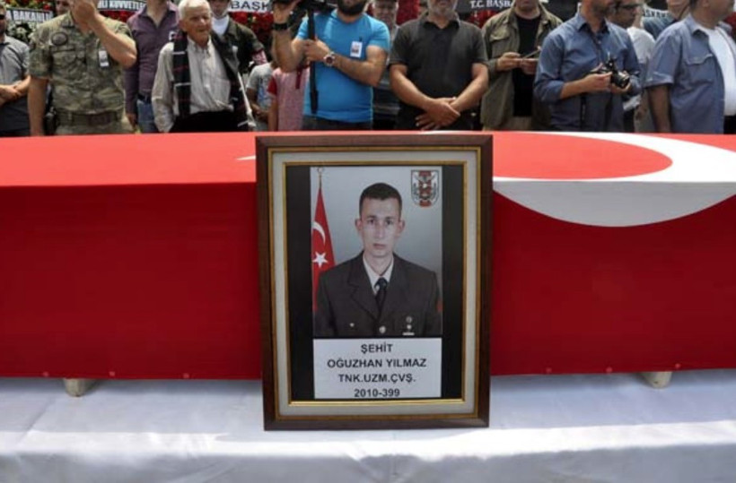 Şehit annesi dimdik ayakta durdu ve öyle sözler söyledi ki... - Resim: 1