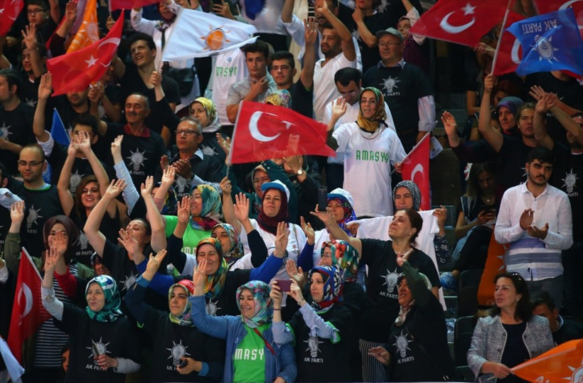Ak Parti kongresinden kareler büyük coşku - Resim: 3