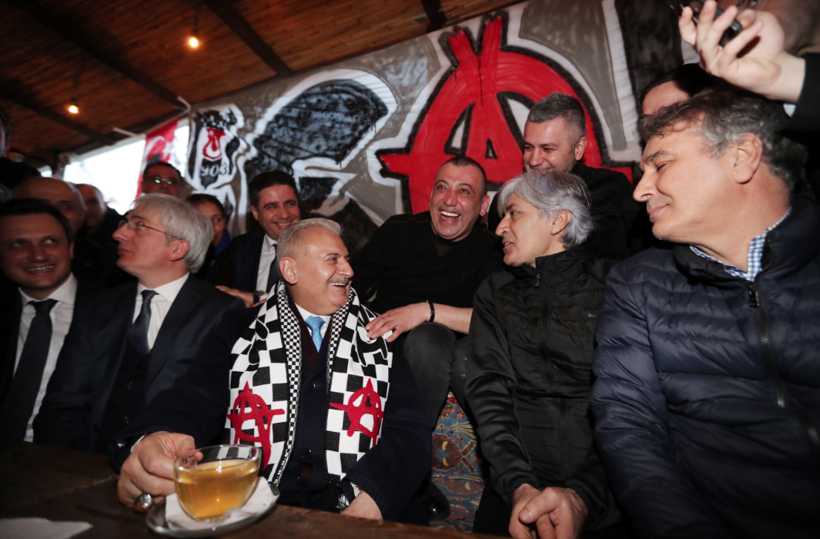 Çarşı'yı ziyaret eden Binali Yıldırım için bomba slogan - Resim: 3