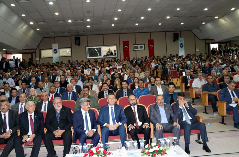 Milli Eğitim Bakanı Ziya Selçuk önlük giydi yemek dağıttı ilk uygulama Van'da başlatıldı - Resim: 4