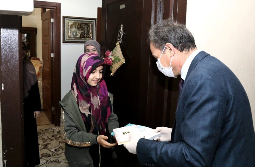 Adıyaman'da evde kal çağrısına uyanlara kitap servisi - Resim: 2