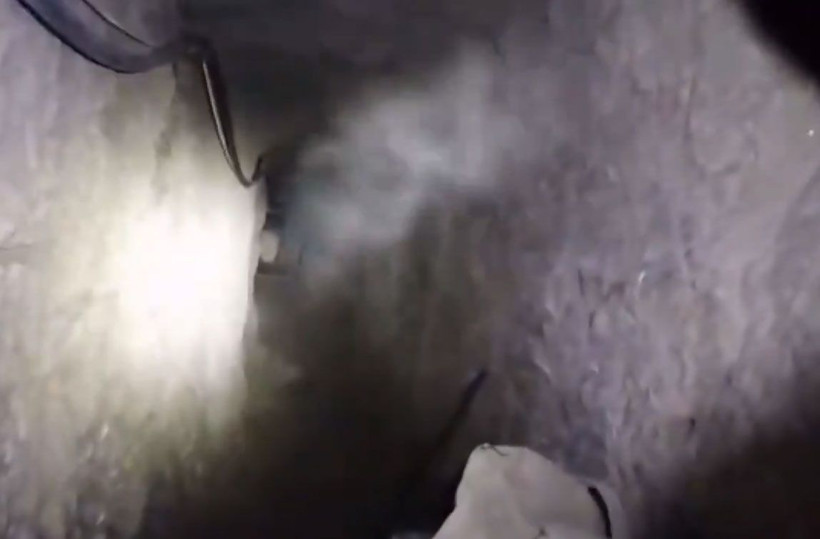 Bir darbe daha! PKK teröristlerin kullandığı 14 odalı mağara tespit edildi - Resim: 1