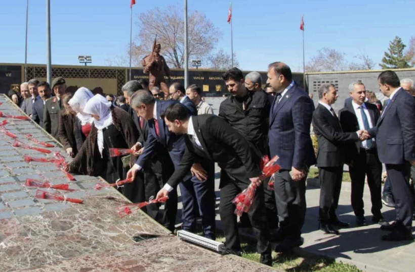 Siyasilerden peş peşe 18 Mart Çanakkale Zaferi mesajları - Resim: 1