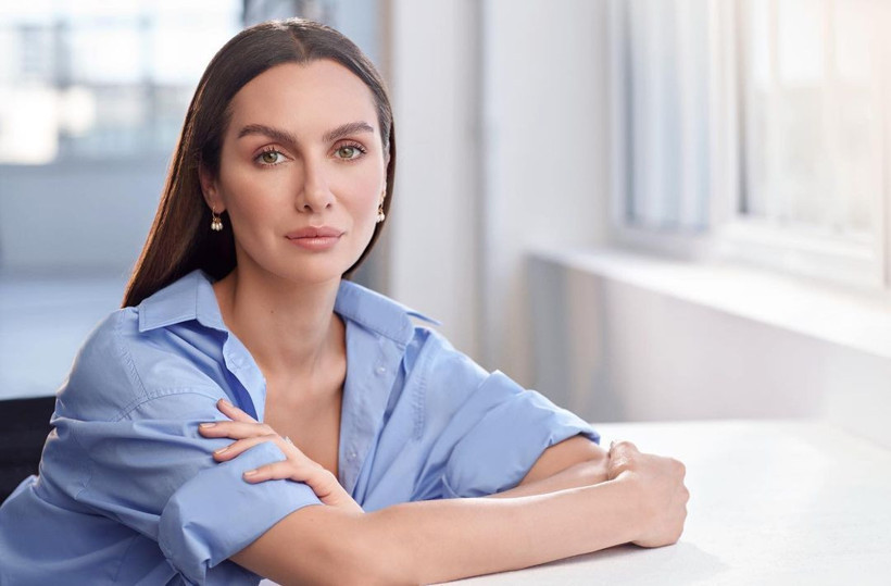 Birce Akalay'ın yeni imajı sosyal medyayı salladı! İbrahim Çelikkol’dan flaş yorum: "Mermiler seksin..." - Resim: 1