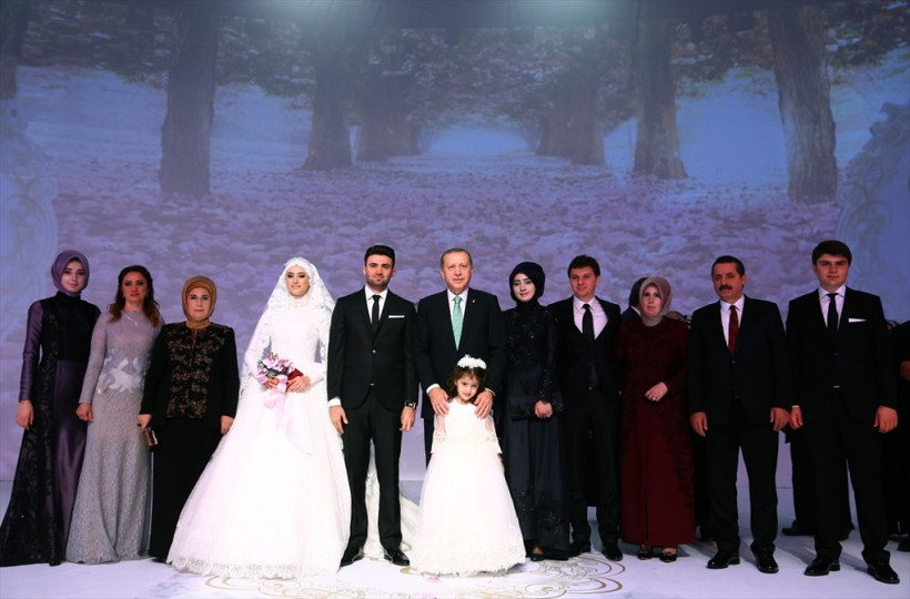Bakan Faruk Çelik ve ailesinin mutlu günü! - Resim: 3