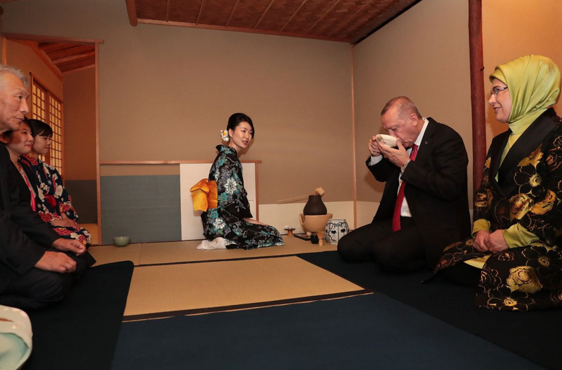 Cumhurbaşkanı Erdoğan'ın çay seremonisinde tebessüm ettiren anları - Resim: 4